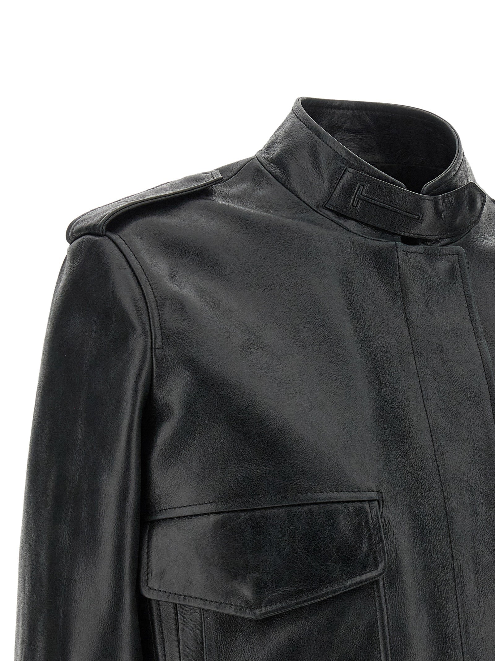 Jacket by Tom Ford for women in lamb leather black & natural presents a authentic silhouette, artfully detailed with a authentic and functional pockets for a premium authentic finish.