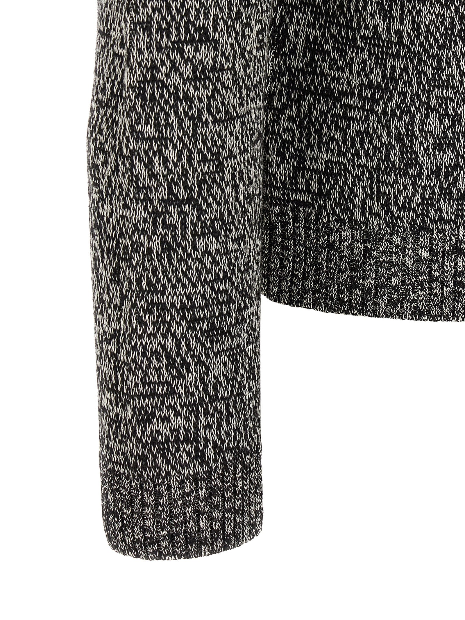 Cardigan by Valentino Garavani for men in virgin wool & cotton bicolour, black & white showcases a luxurious silhouette, meticulously detailed with a sophisticated and for a refined finish.