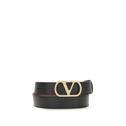 Belt by Valentino Garavani for women in bos taurus calfskin leather black & signature features a artisanal-chic design, artfully capturing the essence of the V Logo Bos Taurus Calfskin Leather Belt with a artisanal-chic finish.