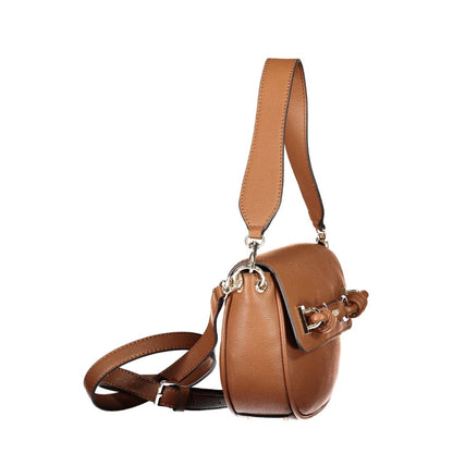 This Handbag by Guess Jeans for women in polyurethane and brown presents a sculptural silhouette featuring a secure snap, ample internal-pockets & cardholder, and versatile shoulder-strap, adjustable-strap & handle for a sculptural finish.