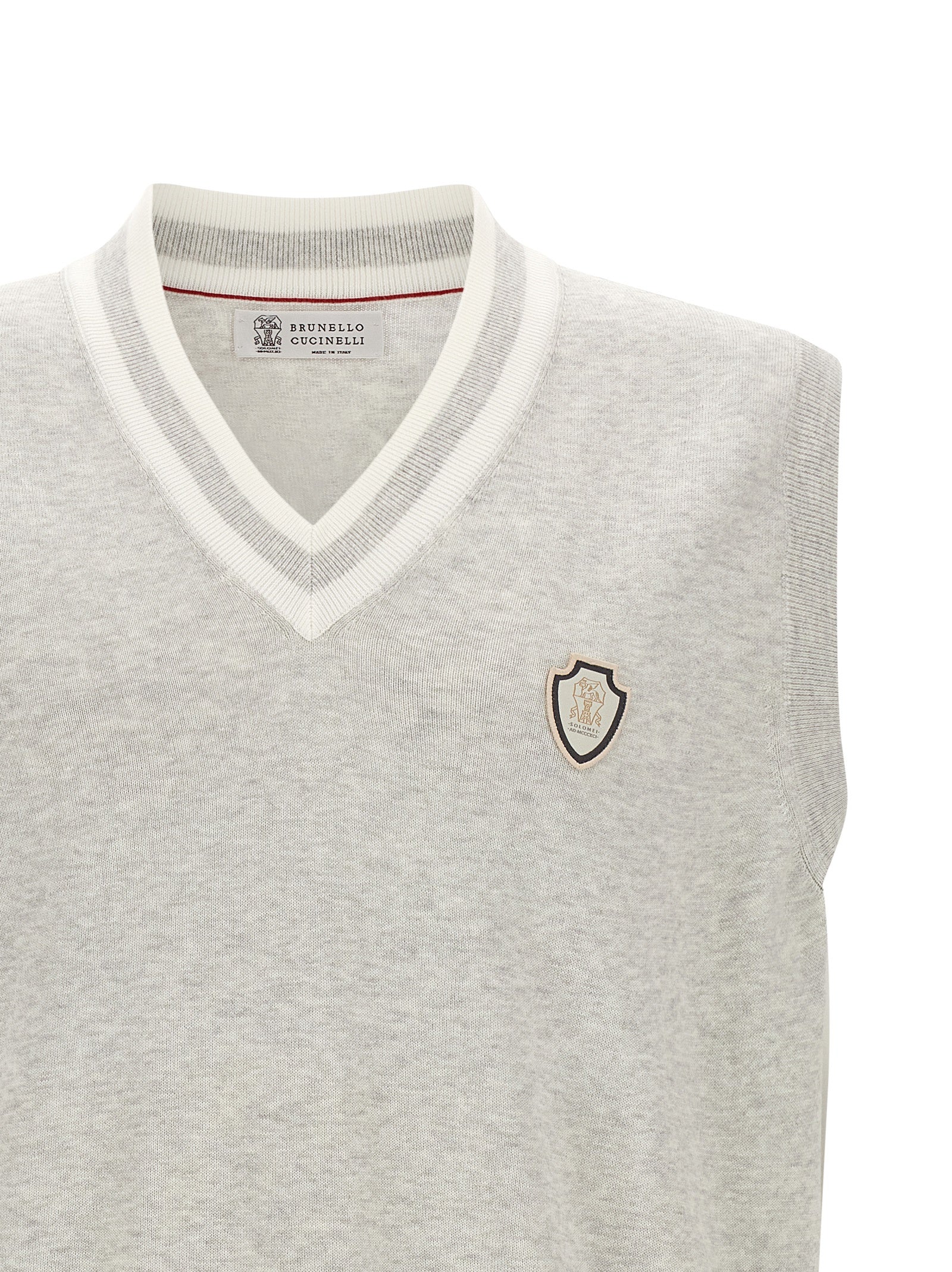 Sweater by Brunello Cucinelli for men in cotton gray, patterned & striped showcases a sumptuous silhouette, artfully finished with a sumptuous and for a sophisticated, sumptuous look.