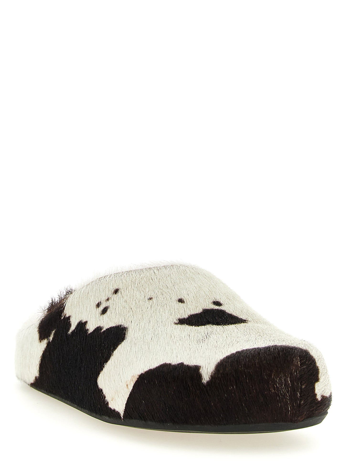 Clogs Flat Shoes by Marni for men in bos taurus calfskin leather animal, multicolor, red & print showcases a enchanting silhouette as part of the Pony Men's Bos Taurus Calfskin Leather Clogs Flat Shoes collection, defined by a enchanting and for a enchanting look.