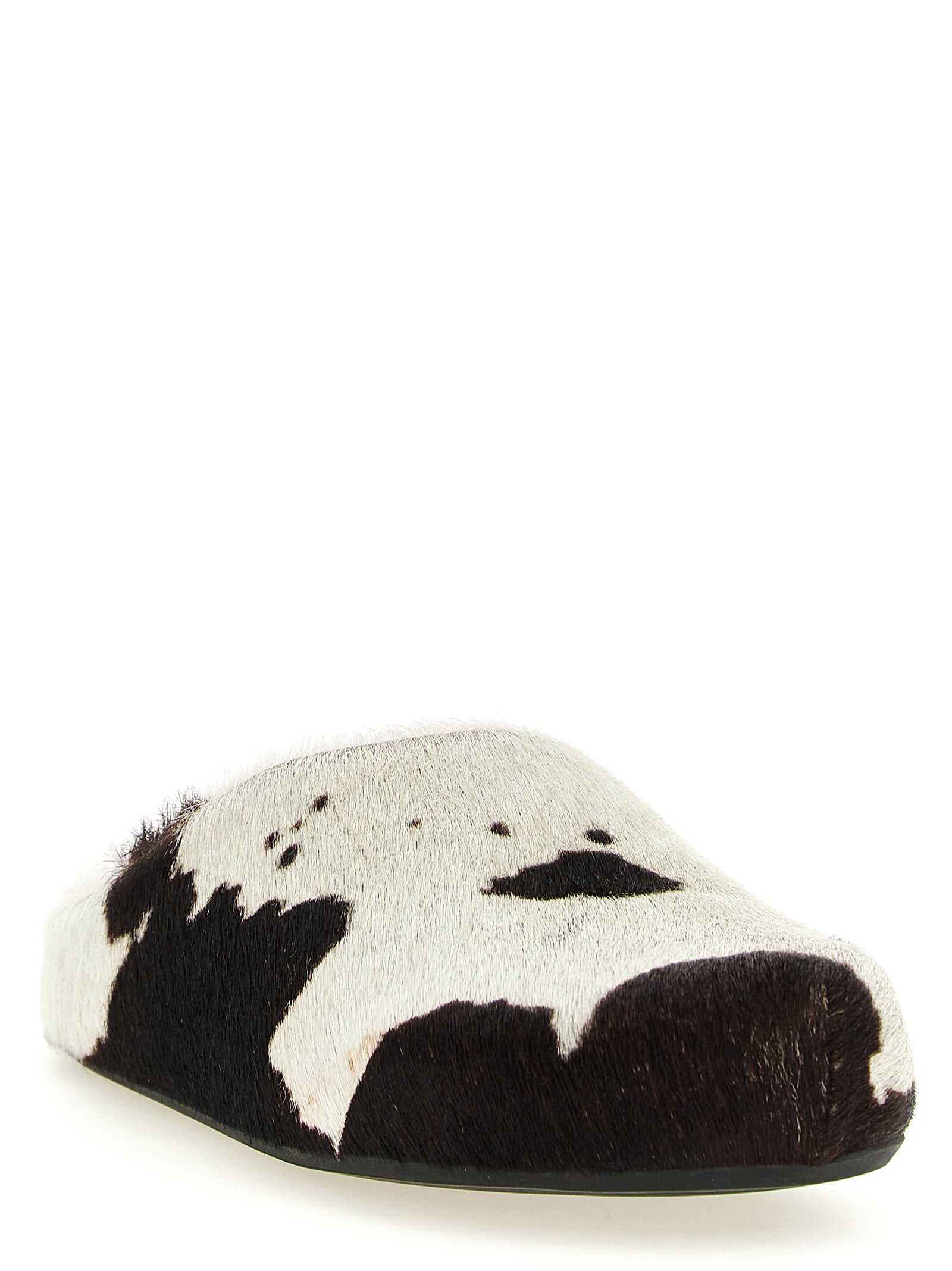Clogs Flat Shoes by Marni for men in bos taurus calfskin leather animal, multicolor, red & print showcases a enchanting silhouette as part of the Pony Men's Bos Taurus Calfskin Leather Clogs Flat Shoes collection, defined by a enchanting and for a enchanting look.