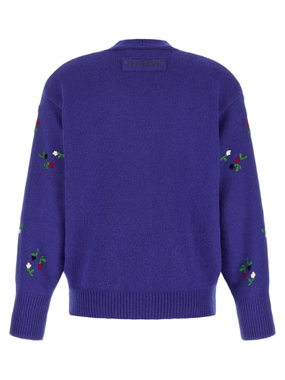 Cardigan by Marni for women in cashmere virgin wool blue & floral showcases a luxurious silhouette, meticulously detailed with a sophisticated v-neck neckline and for a refined finish.