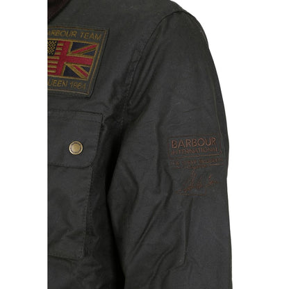 Jacket by Barbour International for men in cotton bicolour presents a impeccable silhouette, showcasing distinct pockets and a impeccable for a sophisticated finish.