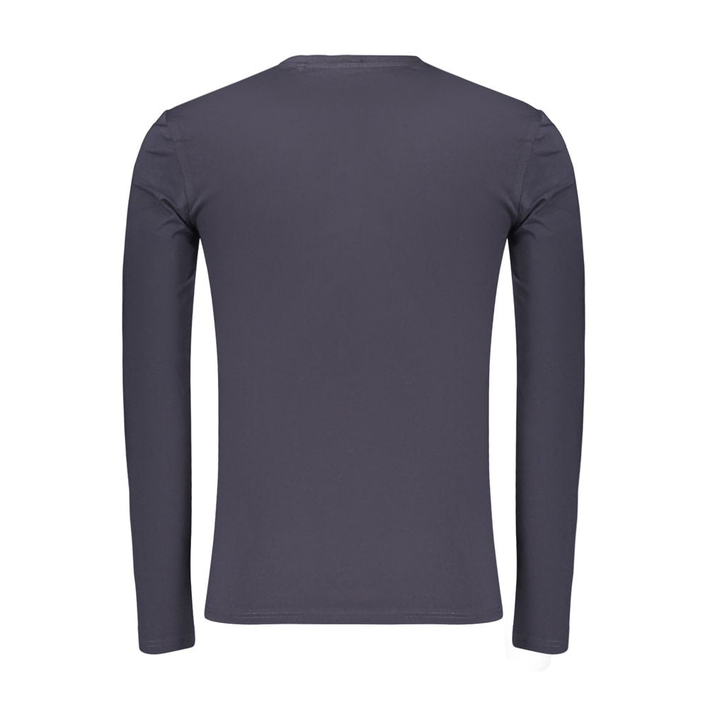 Activewear T-Shirt by Guess Jeans for men in stretch organic cotton blue & print features an contemporary design with , a length, and a contemporary crew neckline.