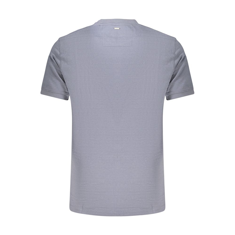 T-Shirt by Guess Jeans for men in cotton polyester blue features an edgy silhouette, meticulously detailed with a sophisticated and for a truly edgy finish.