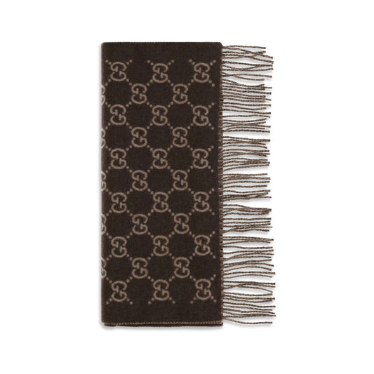 Scarf by Gucci for men in cashmere & capra leather brown & patterned presents a effortlessly chic silhouette, artfully capturing the essence of the effortlessly chic Gg Cashmere & Capra Leather Fringes Scarf design for a sophisticated look.