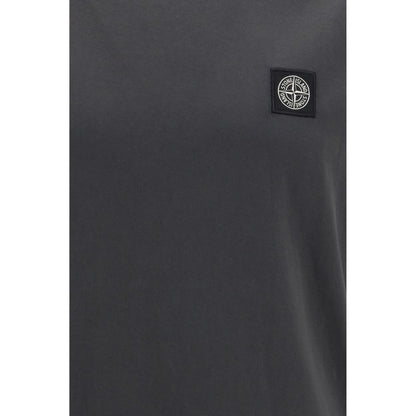 T-Shirt by Stone Island for men in cotton gray features an edgy silhouette, meticulously detailed with a sophisticated and for a truly edgy finish.