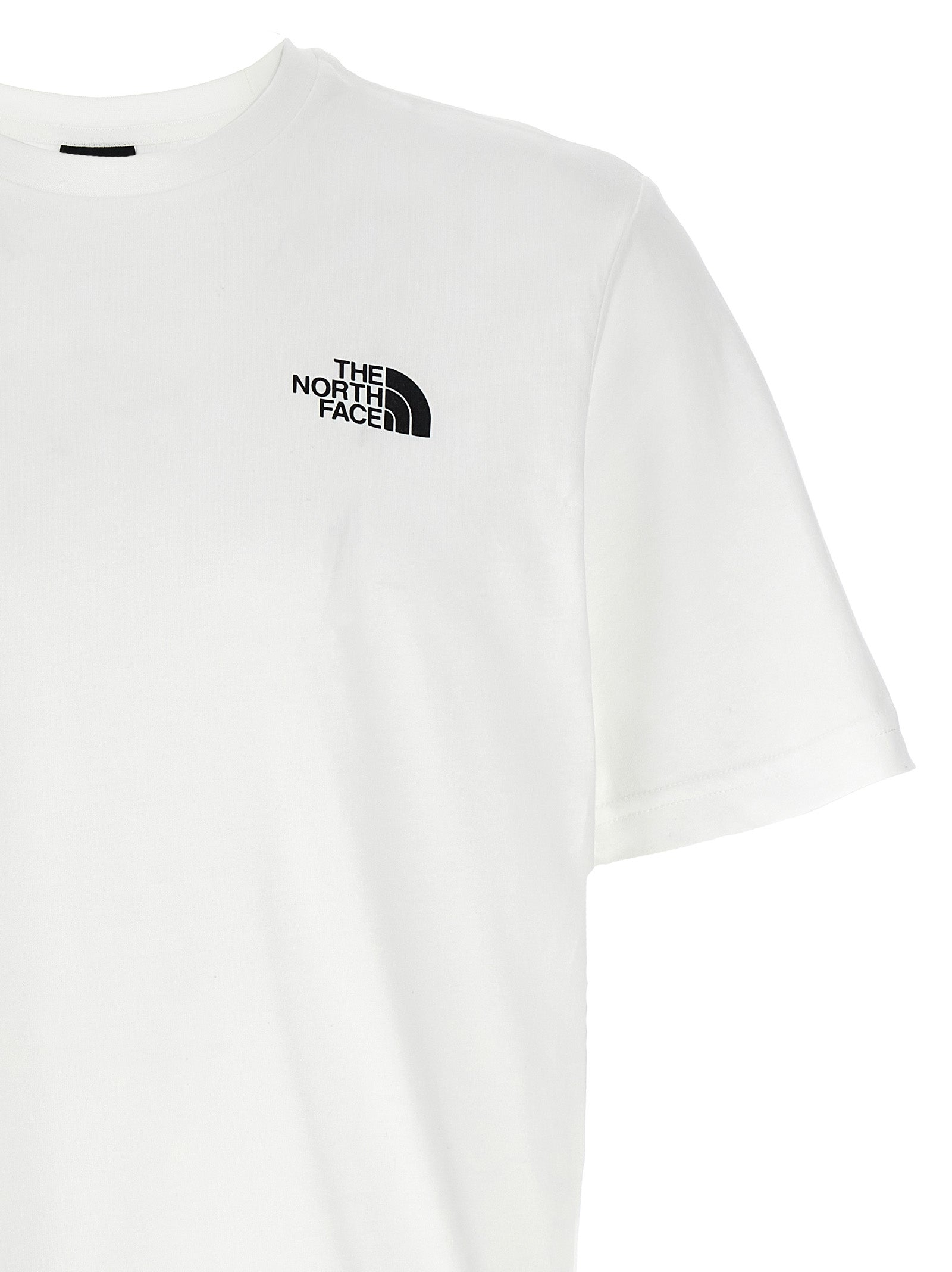 T-Shirt by The North Face for men in cotton bicolour, black, white & print features an edgy silhouette, meticulously detailed with a sophisticated and crew neckline for a truly edgy finish.