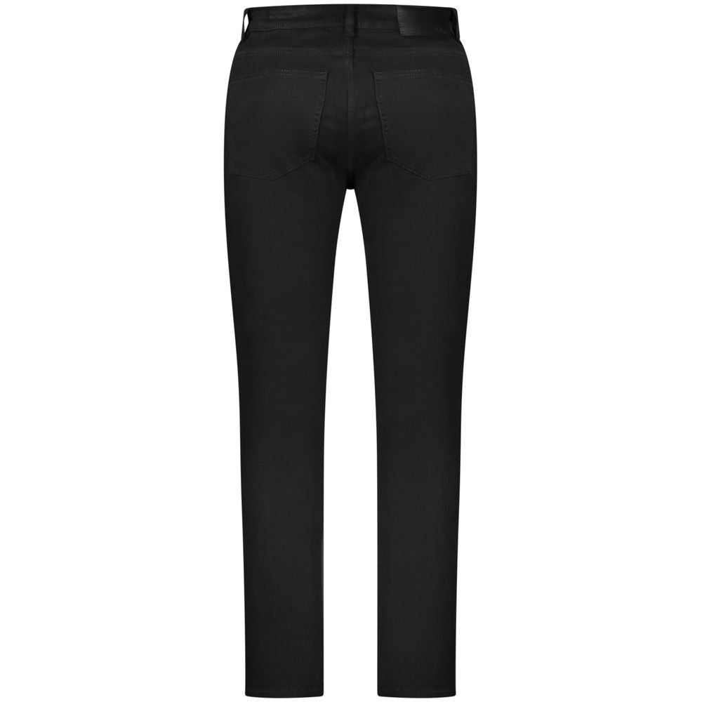 Jeans by Hugo Boss for men in stretch denim cotton black features an sophisticated and slim with a precise long, creating a sophisticated and sophisticated silhouette.