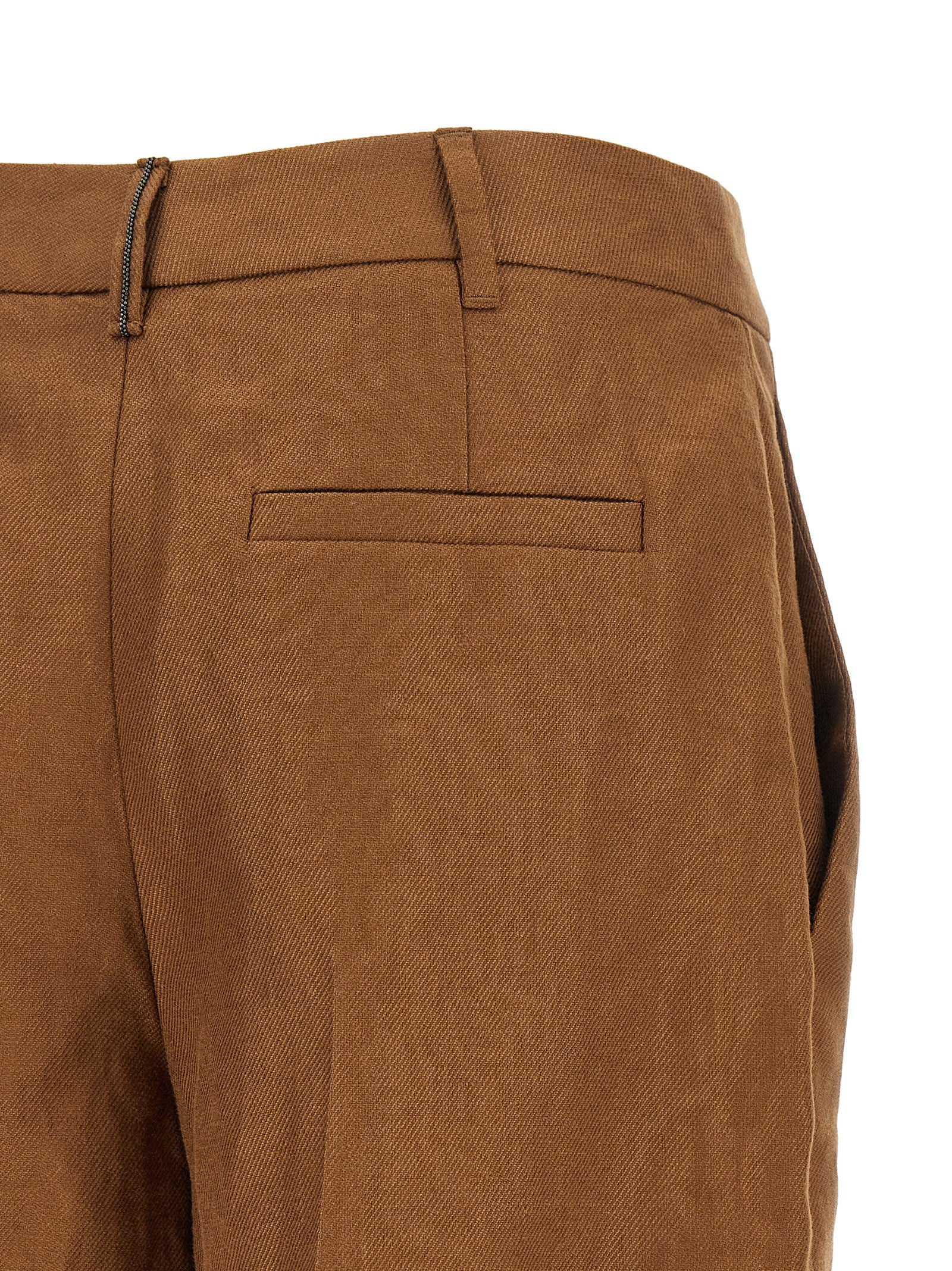 Bermuda Shorts by Brunello Cucinelli for women in linen brown presents a contemporary silhouette, showcasing a contemporary relaxed-fit with a refined short and elegant .