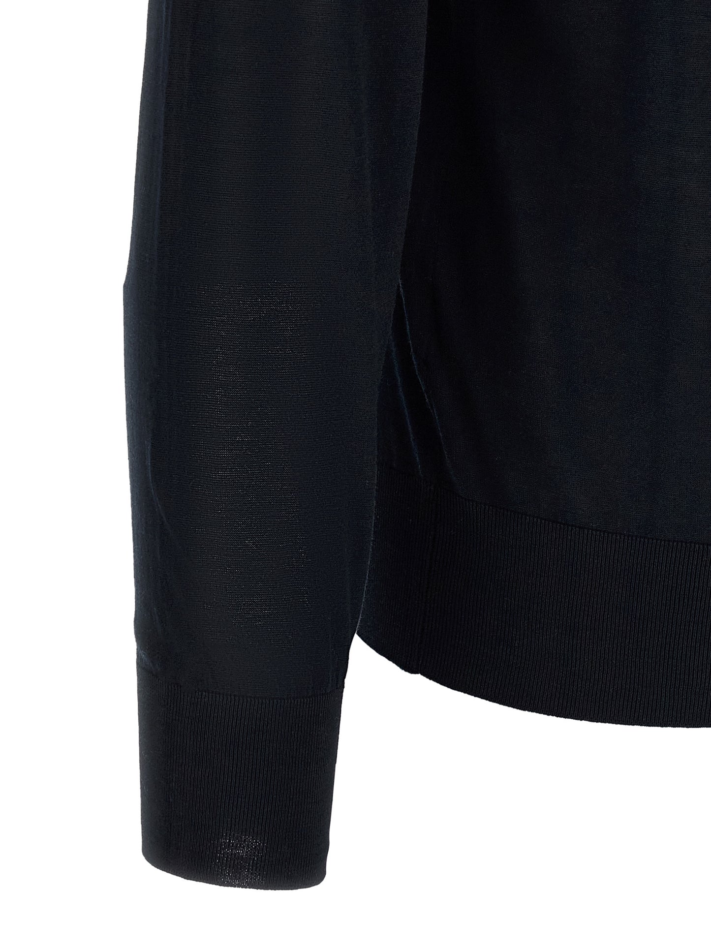 Cardigan by Brunello Cucinelli for men in cotton & silk blue features an impeccable silhouette, showcasing a sophisticated and detail for a truly impeccable finish.