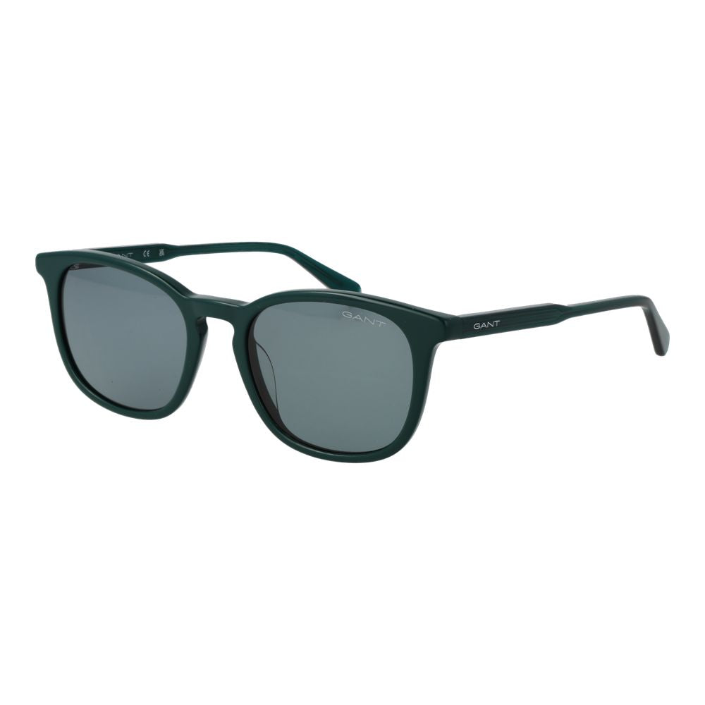 Sunglasses by Gant for unisex in plastic and multicolor presents a sumptuous silhouette, featuring green coloured frame and full-rim panto frame design with non-polarized category-2-medium-tint lens for a sumptuous look.