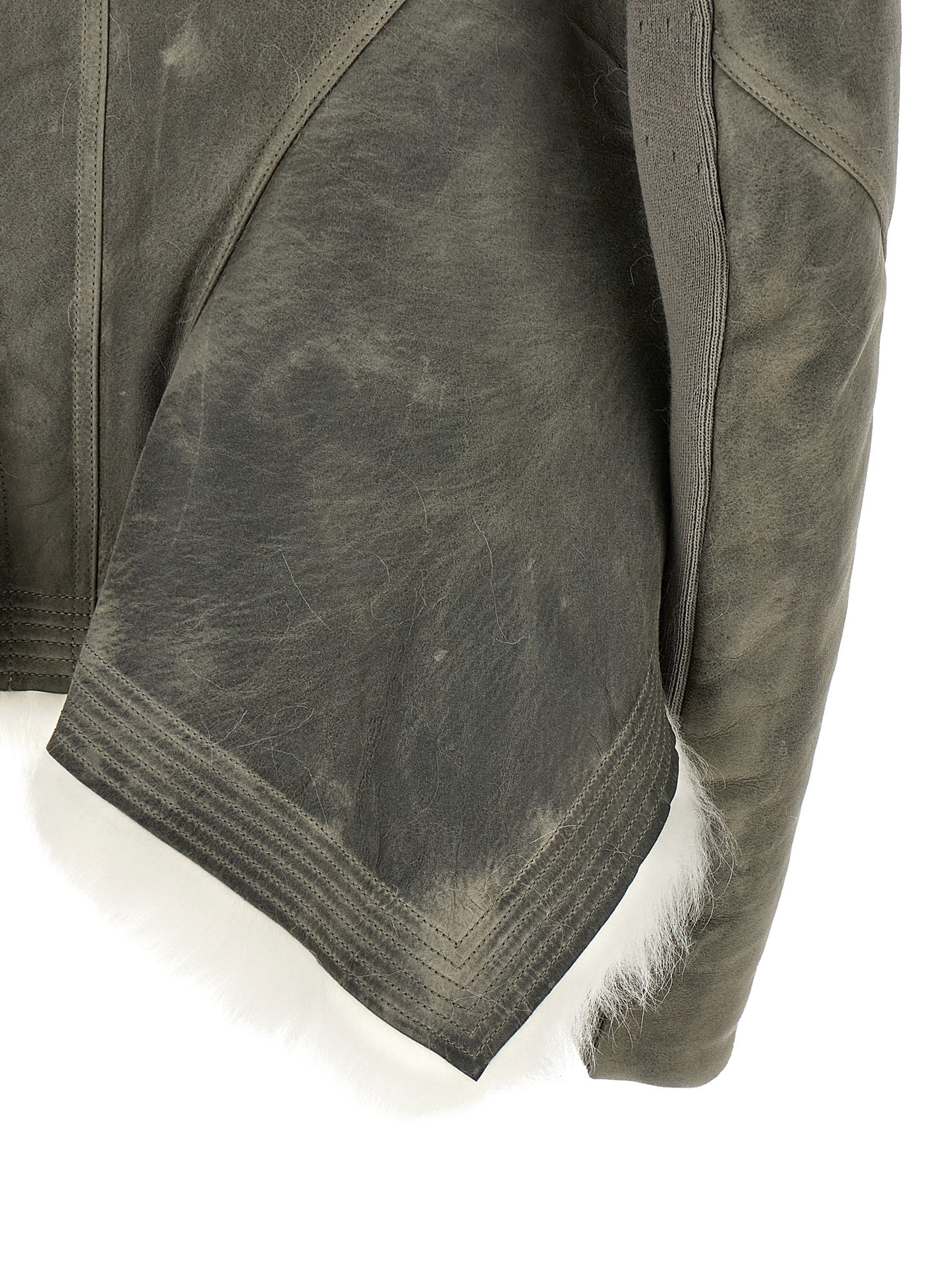 Jacket by Rick Owens for women in lambskin leather & shearling gray showcases a contemporary silhouette, detailed with a contemporary and premium for a sophisticated finish.