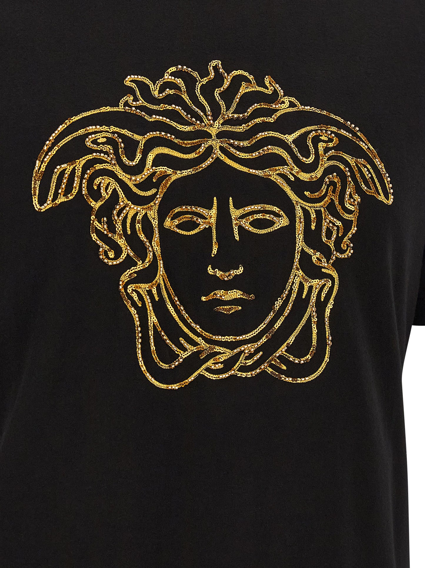T-Shirt by Versace for men in cotton black & gold features a plush silhouette, showcasing a sophisticated and for a truly plush finish.
