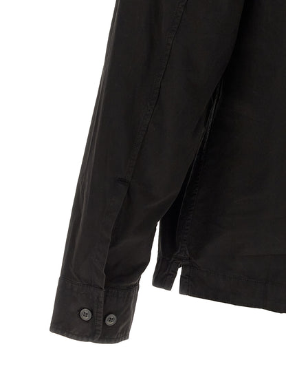 Overshirt by C.P. Company for men in organic cotton black & signature presents a discerning silhouette, showcasing a sophisticated and for a truly discerning finish.