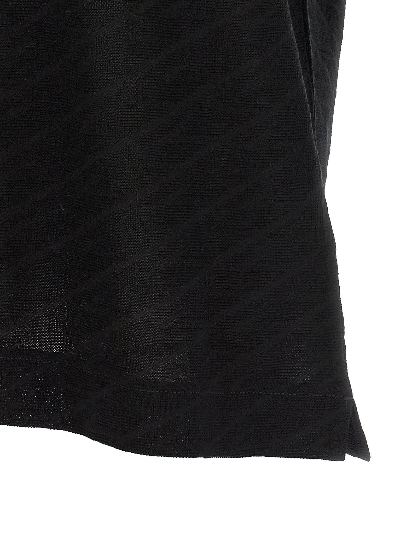 T-Shirt by Hugo Boss for men in cotton black & jacquard showcases a dramatic silhouette, elegantly detailed with a dramatic and for a truly dramatic finish.