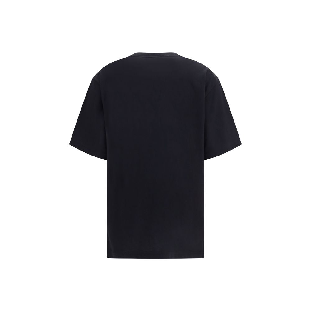 T-Shirt by Gucci for women in cotton & silk black & print features an on trend silhouette, perfectly showcasing a on trend and crew neckline for an elevated aesthetic.