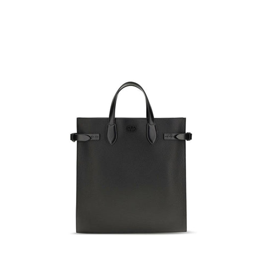 Medium Crossbody Travel Satchel Shoulder Bag by Valentino Garavani for men in bos taurus calf leather black & palladium features a enviable silhouette, showcasing a secure , ample , and enviable crossbody-strap, shoulder-strap, handle & adjustable-strap for a enviable finish.