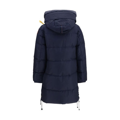 This Puffer Jacket by Parajumpers for women in nylon duck & goose down blue & signature exhibits a edgy silhouette, meticulously detailed with functional pockets, hooded & insulated and a edgy hooded high-collar neckline for a edgy finish.