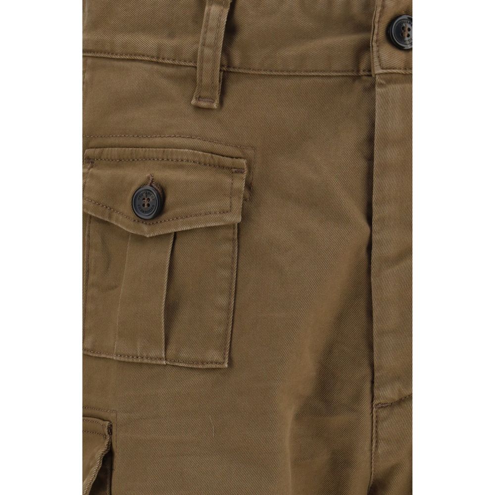 Bermuda Shorts by Dsquared² for men in stretch cotton brown features a sartorial silhouette, showcasing a sartorial straight & regular-fit and short with a sophisticated for a sartorial look.