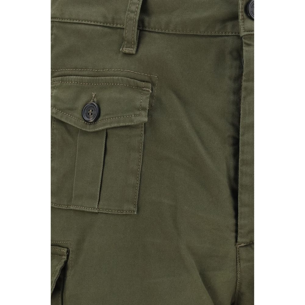 Bermuda Shorts by Dsquared² for men in stretch cotton bicolour features an tailored silhouette, showcasing a tailored straight & regular-fit with a short and for a sophisticated look.