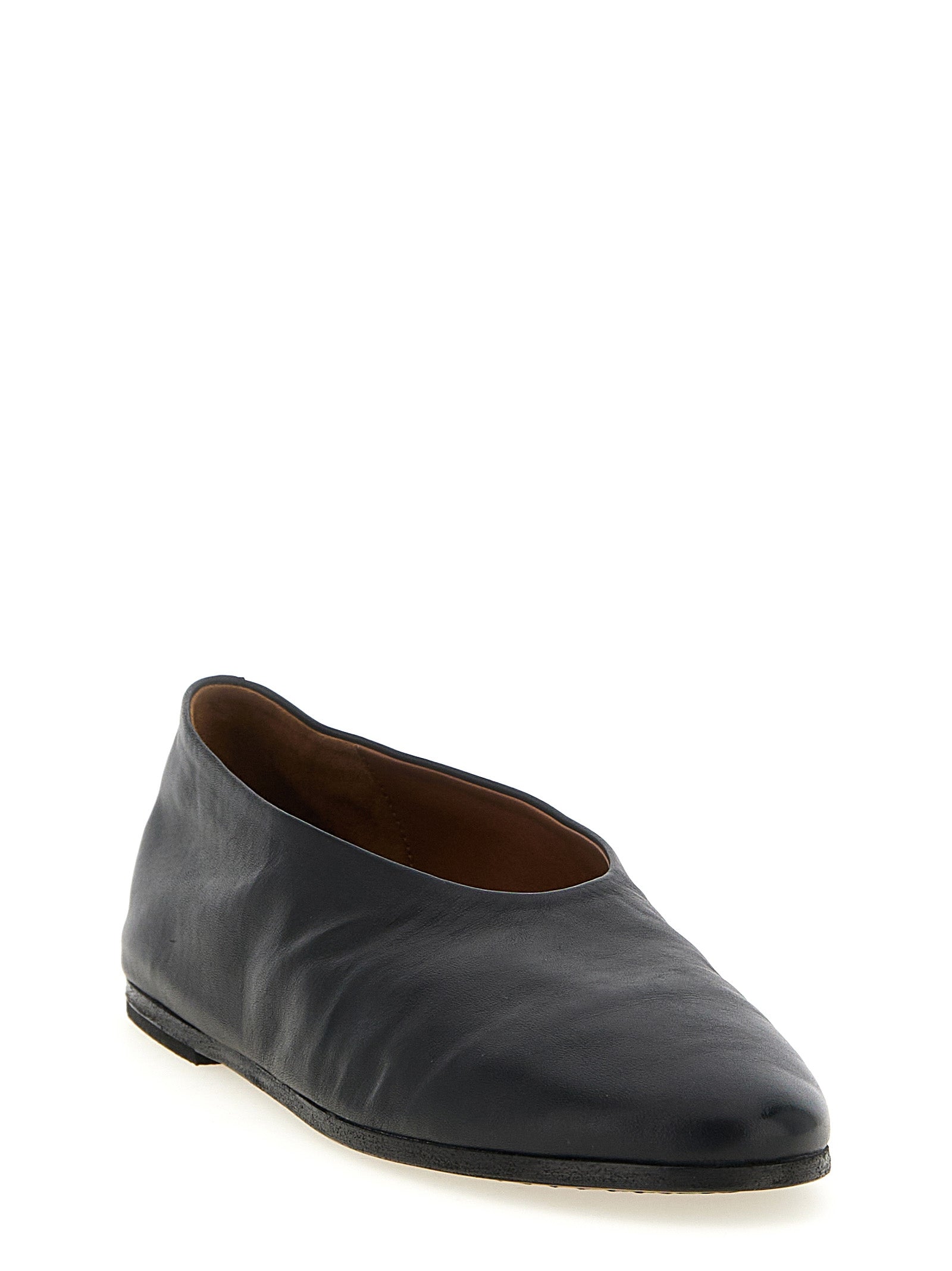 Ballet Flat Shoes by Marsell for women in calfskin leather black & brown features an statuesque silhouette from the Women's Calfskin Leather Ballet Flat Shoes collection, showcasing a and a statuesque for a statuesque look.