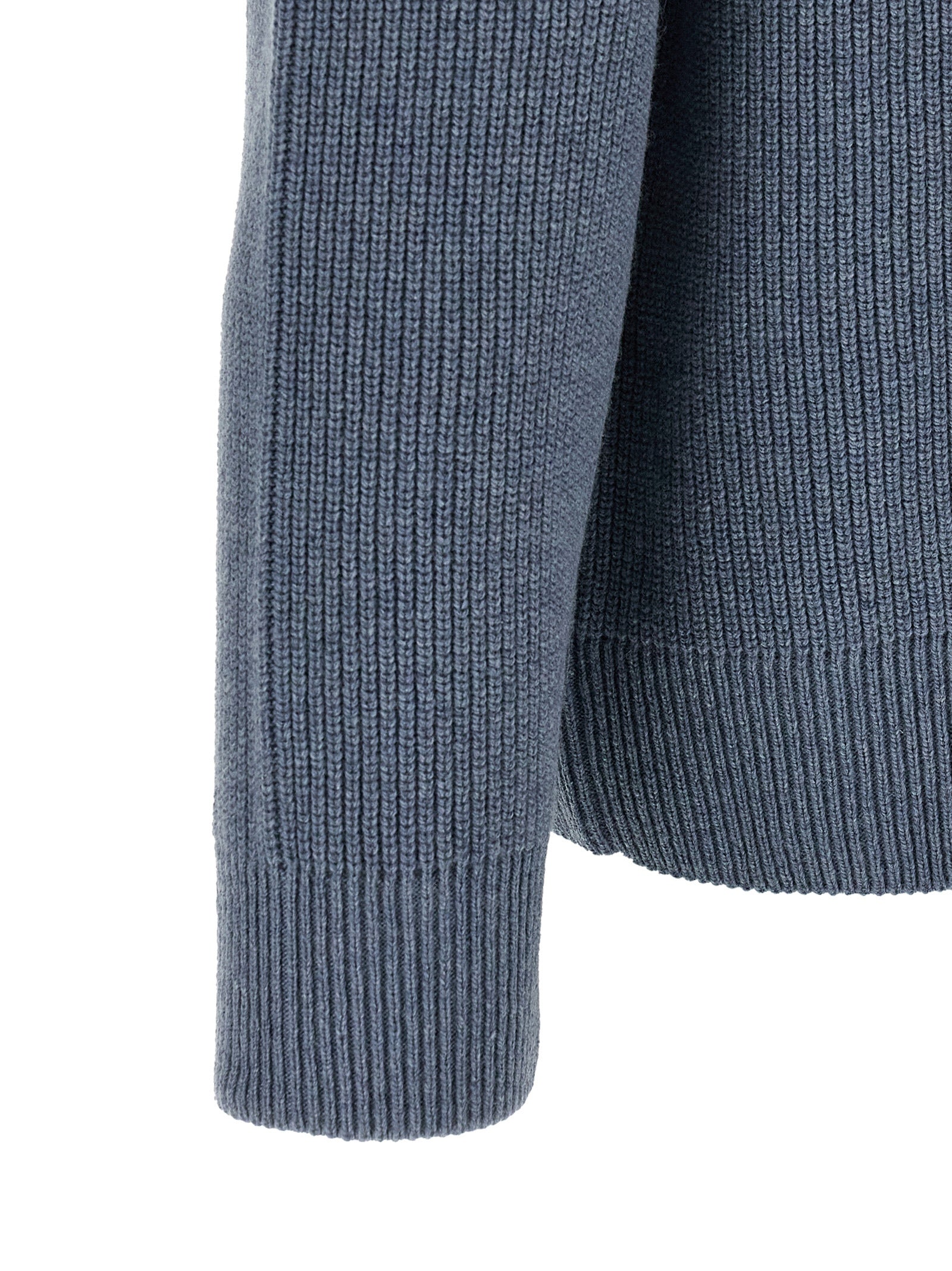 Cardigan by J.W.Anderson for men in cotton & wool blue, horn & signature showcases a captivating silhouette, artfully detailed with a captivating and for a truly sophisticated captivating look.