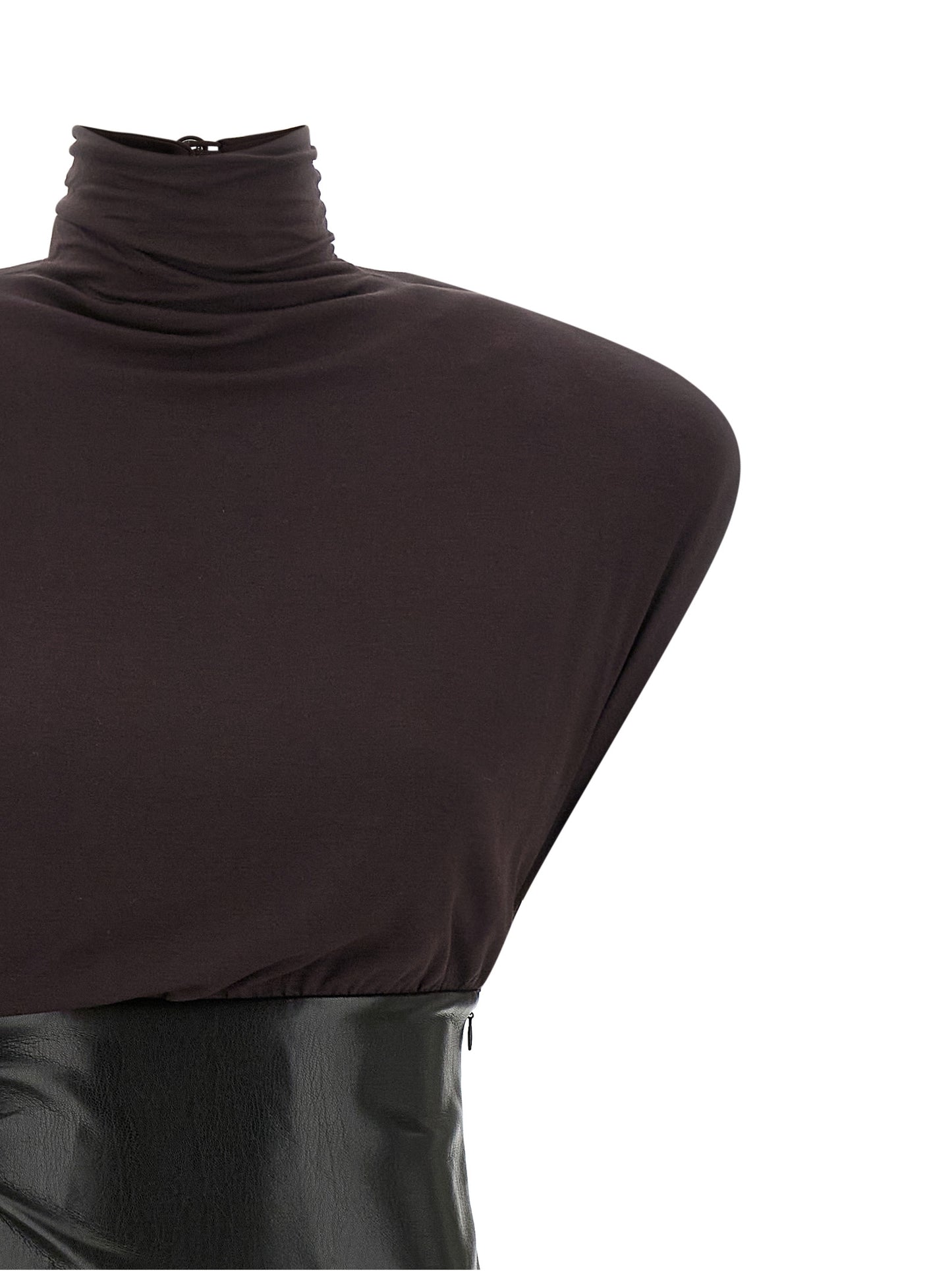 Dress by The Andamane for women in viscose faux leather bordeaux features an magnificent silhouette, artfully detailed with a magnificent high-neck neckline and that flows into an magnificent midi short.