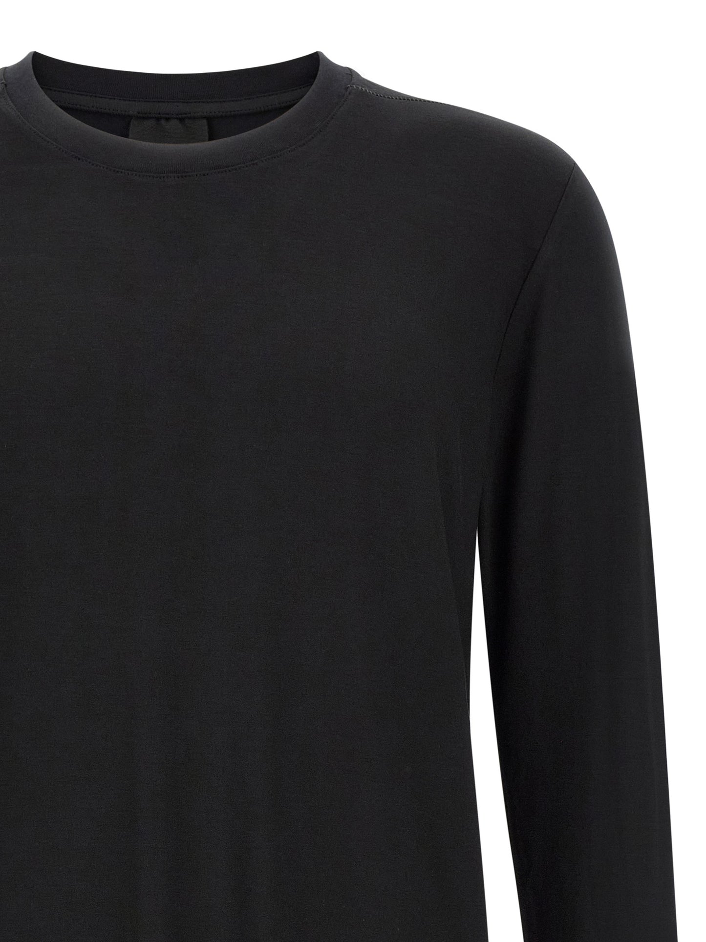 Cardigan by Thom Krom for men in viscose black features an impeccable silhouette, showcasing a sophisticated crew neckline and detail for a truly impeccable finish.