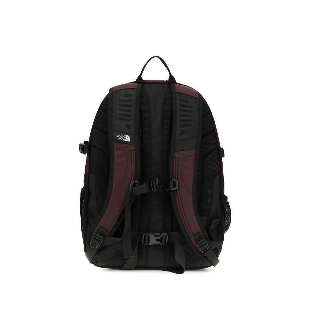 Medium Flap Backpack Shoulder Bag by The North Face for men in nylon & calfskin leather bicolour & green features a effortless sophistication silhouette, secured by a snap & flap with ample and versatile shoulder-strap, handle, backpack-strap, adjustable-strap & belt-strap for a effortless sophistication finish.