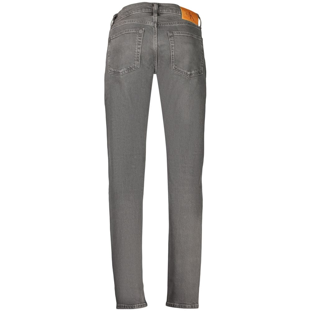 Jeans by Calvin Klein for men in stretch denim cotton black features a refined silhouette with a refined tapered-leg, defined by a and a refined long for a refined finish.