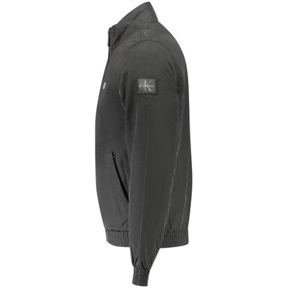 Overcoat by Calvin Klein for men in plastic polyamide black & green showcases a enveloping silhouette, detailed with distinctive pockets and a enveloping .