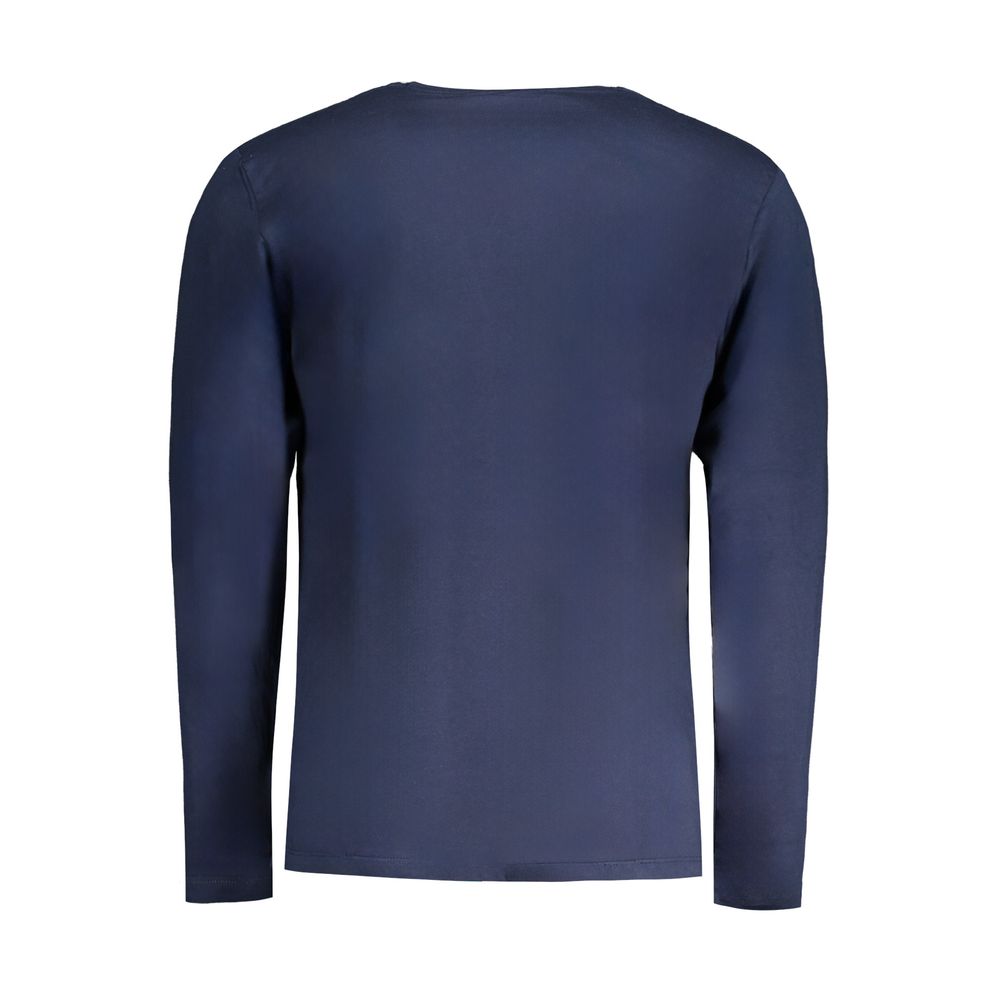 T-Shirt by Pepe Jeans for men in cotton black, blue & print showcases a unassuming silhouette, artfully detailed with a refined and unassuming for a sophisticated, contemporary look.