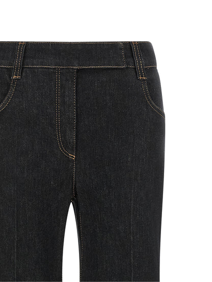 Jeans by Brunello Cucinelli for women in stretch denim cotton blue & signature features an sophisticated high rise and flared with a precise long, creating a sophisticated and sophisticated silhouette.
