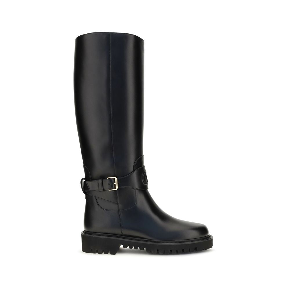 Flat Strap Boots by Valentino Garavani for women in bos taurus calfskin leather black & signature features an enchanting design from the V Logo Women's Bos Taurus Calfskin Leather Flat Strap Boots collection, highlighting a enchanting flat and for a refined look.