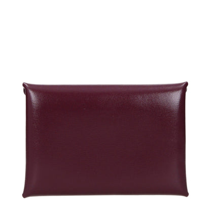 Wallet by Jil Sander for women in leather red showcases a enchanting silhouette, artfully detailed with the signature style of the Leather Wallet and functional coin-purse.