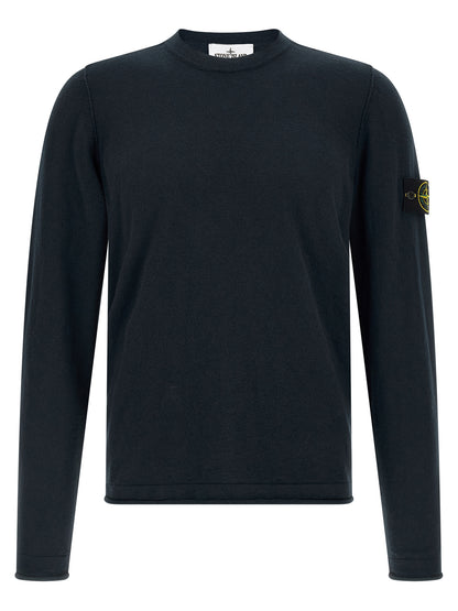 Cardigan by Stone Island for men in nylon & cotton blue features an impeccable silhouette, showcasing a sophisticated crew neckline and long-sleeve detail for a truly impeccable finish.