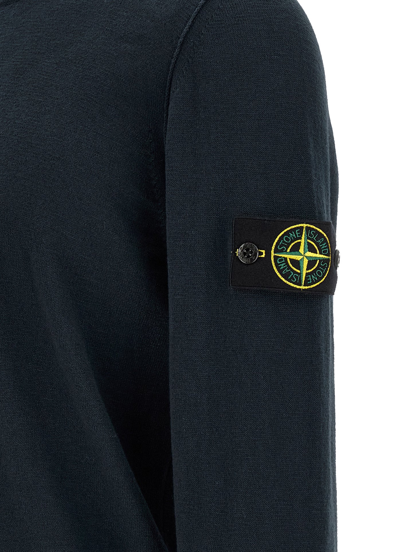 Cardigan by Stone Island for men in nylon & cotton blue showcases a captivating silhouette, artfully detailed with a captivating and for a truly sophisticated captivating look.