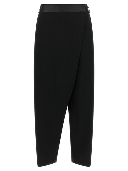 Trousers by Alberto Biani for women in polyester satin black features a artisanal silhouette, showcasing a sophisticated cropped with a cropped and for a artisanal finish.