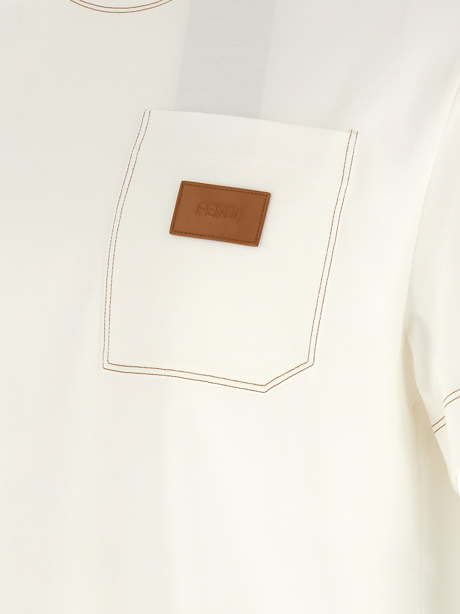 T-Shirt by Fendi for men in leather & cotton brown, white & signature showcases a fashionable silhouette, elegantly detailed with a fashionable and for a sophisticated, high-fashion look.