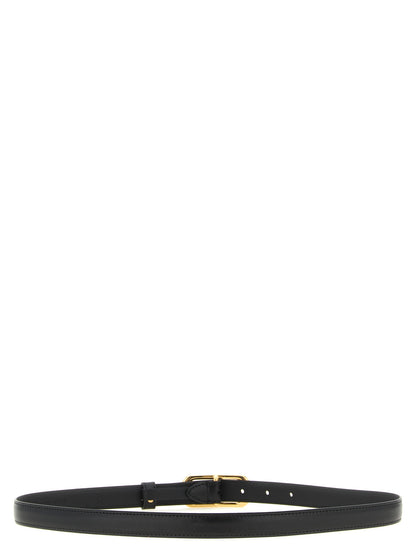 Belt by Fendi for women in calfskin leather black & gold features a artisanal-chic design, artfully capturing the essence of the Calfskin Leather Belt with a artisanal-chic finish.