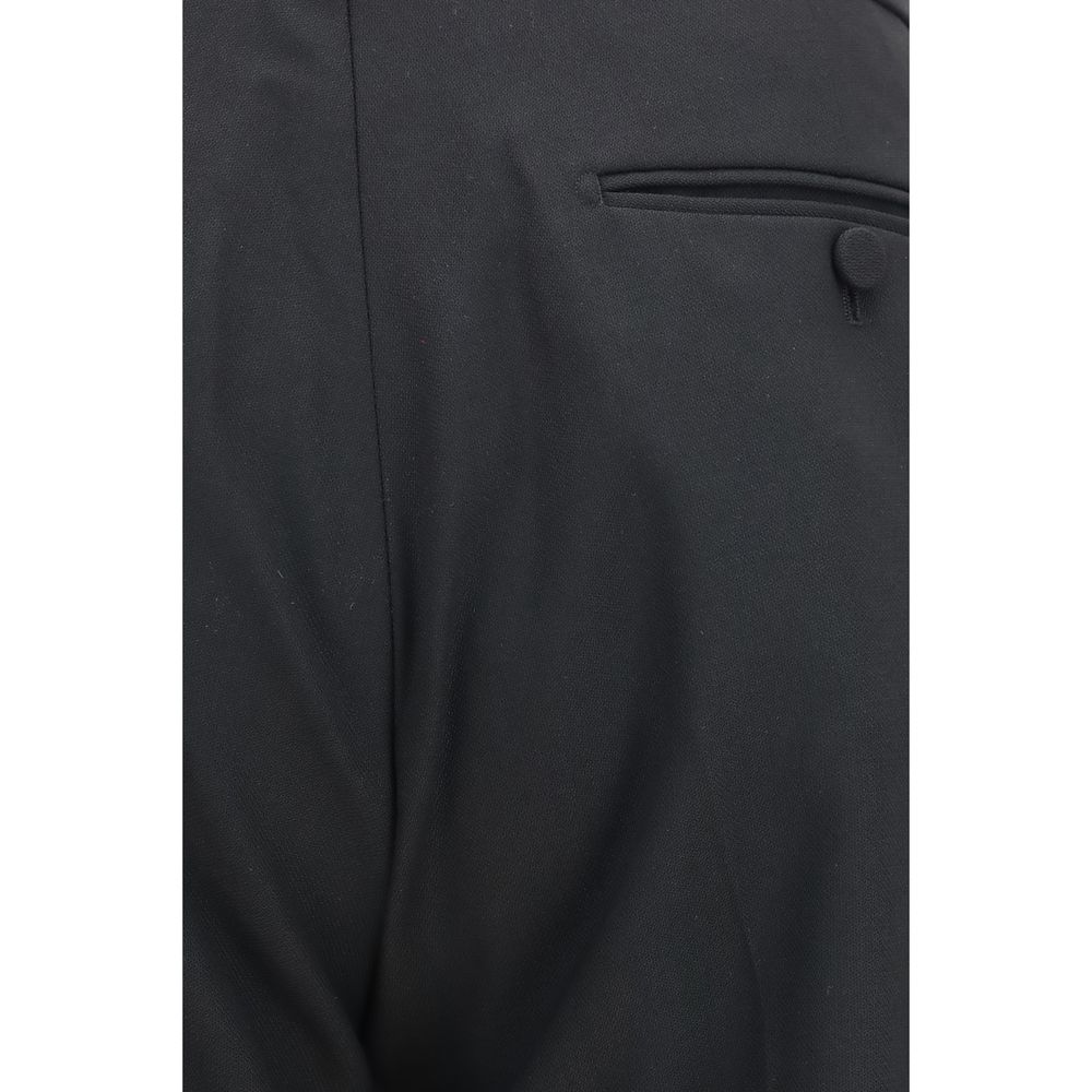 Trousers by Tom Ford for men in wool black features a sculptural silhouette, showcasing a sculptural straight-leg & regular-fit and long with a sophisticated for a sculptural finish.