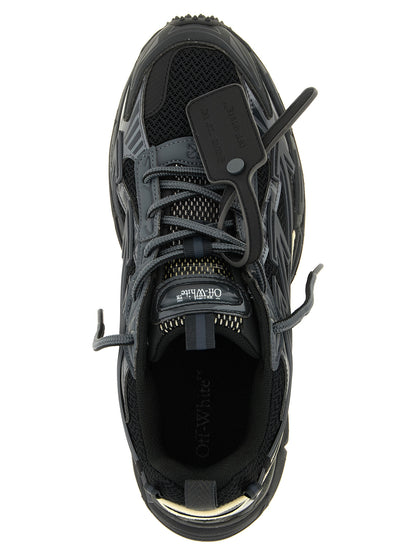 Athletic Sneakers by Off-White for men in polyamide polyethylene & polyurethane black, gold, white & signature features an effortless chic silhouette, showcasing the signature athletic style of the Men's Athletic Polyamide Polyethylene & Polyurethane Sneakers collection with a truly effortless chic finish.