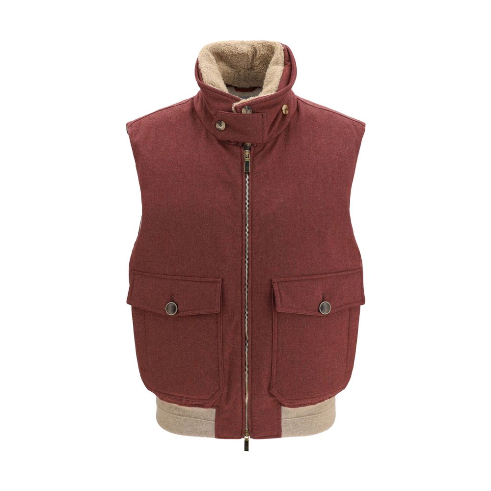 Vest by Brunello Cucinelli for men in wool goose-down & fur bordeaux showcases a utilitarian silhouette, artfully incorporating pockets & insulated and a utilitarian high-collar neckline for a truly utilitarian finish.