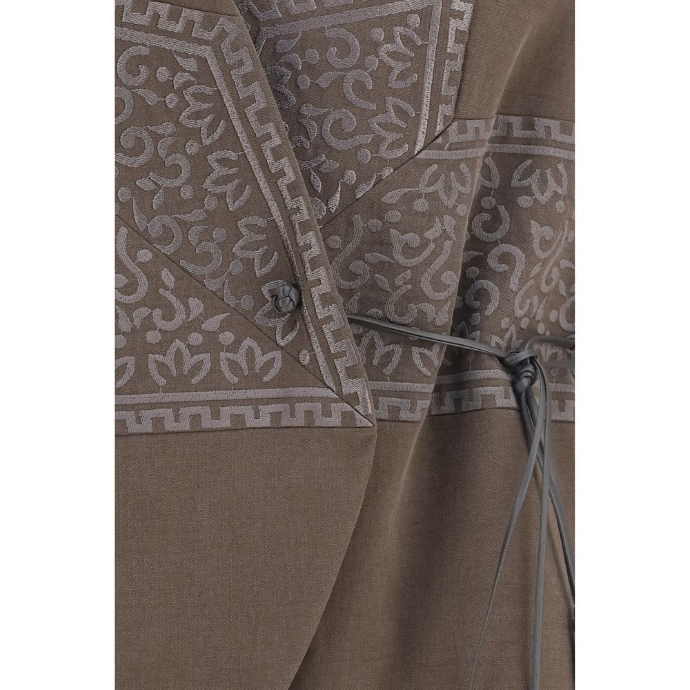 Vest by Giorgio Armani for women in virgin wool polyamide & viscose brown, patterned & jacquard features a enviable silhouette, elegantly detailed with a enviable and functional for a enviable finish.