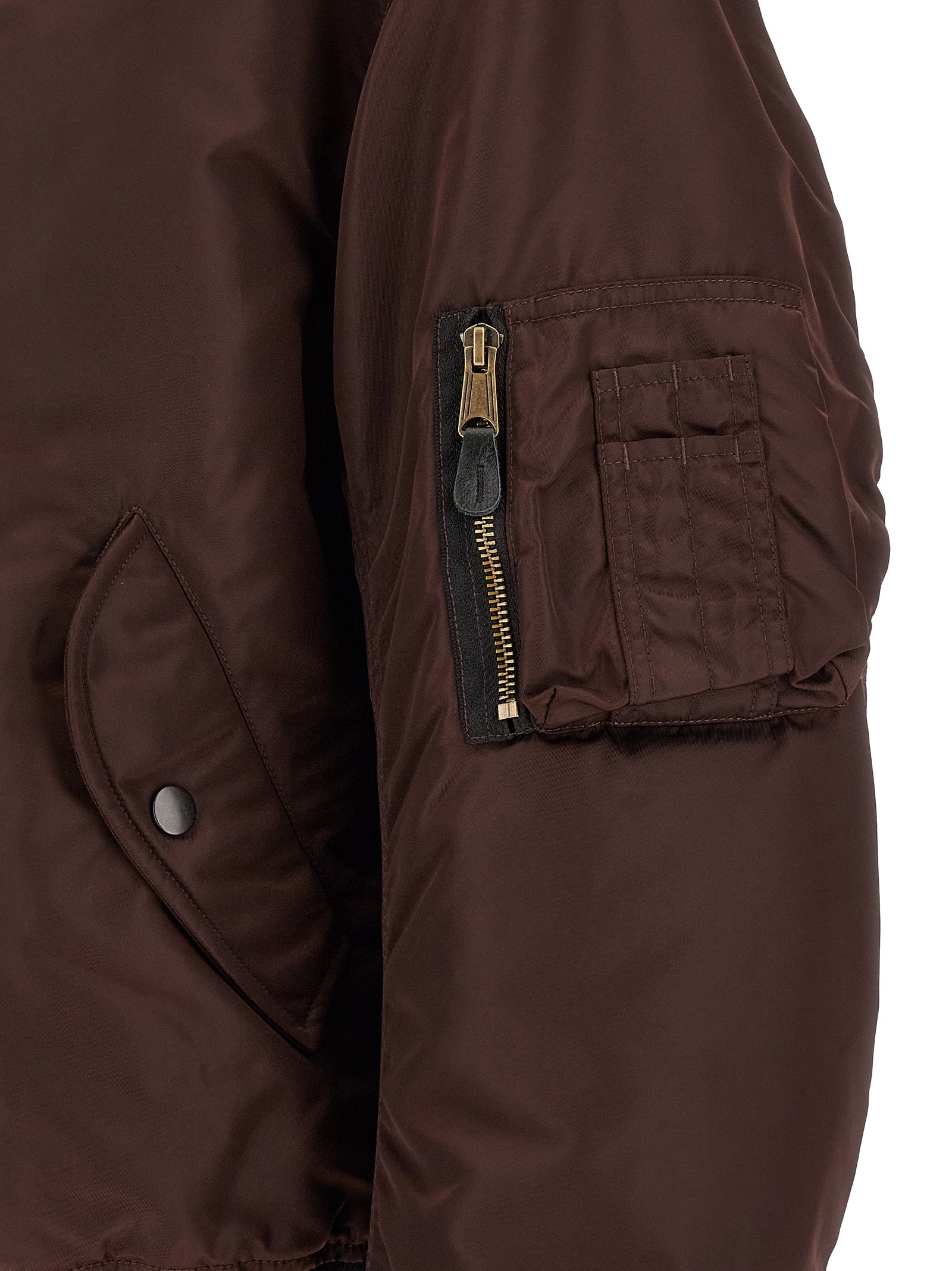 This Bomber Jacket by Maison Margiela for men in polyamide leather multicolor & patterned exhibits a edgy silhouette, meticulously detailed with functional pockets and a edgy for a edgy finish.