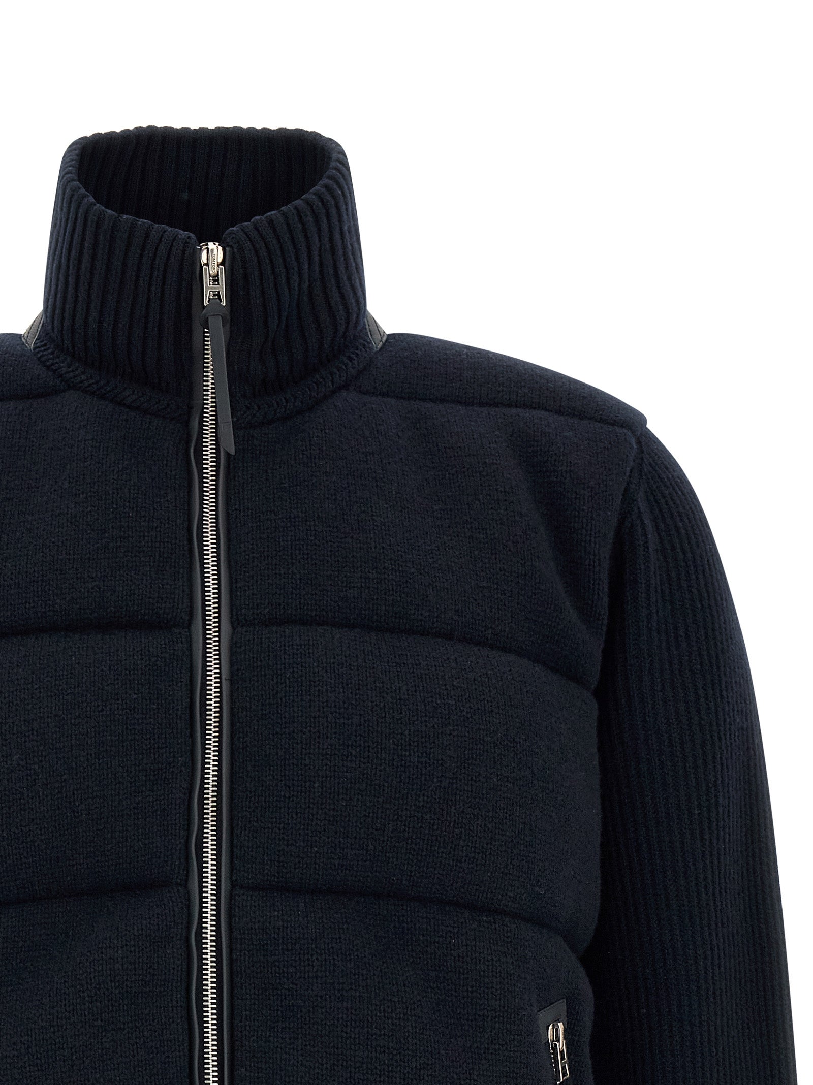 Overcoat by Tom Ford for men in virgin wool & leather blue features an voluminous silhouette, showcasing distinct pockets & insulated and a voluminous for a truly voluminous aesthetic.
