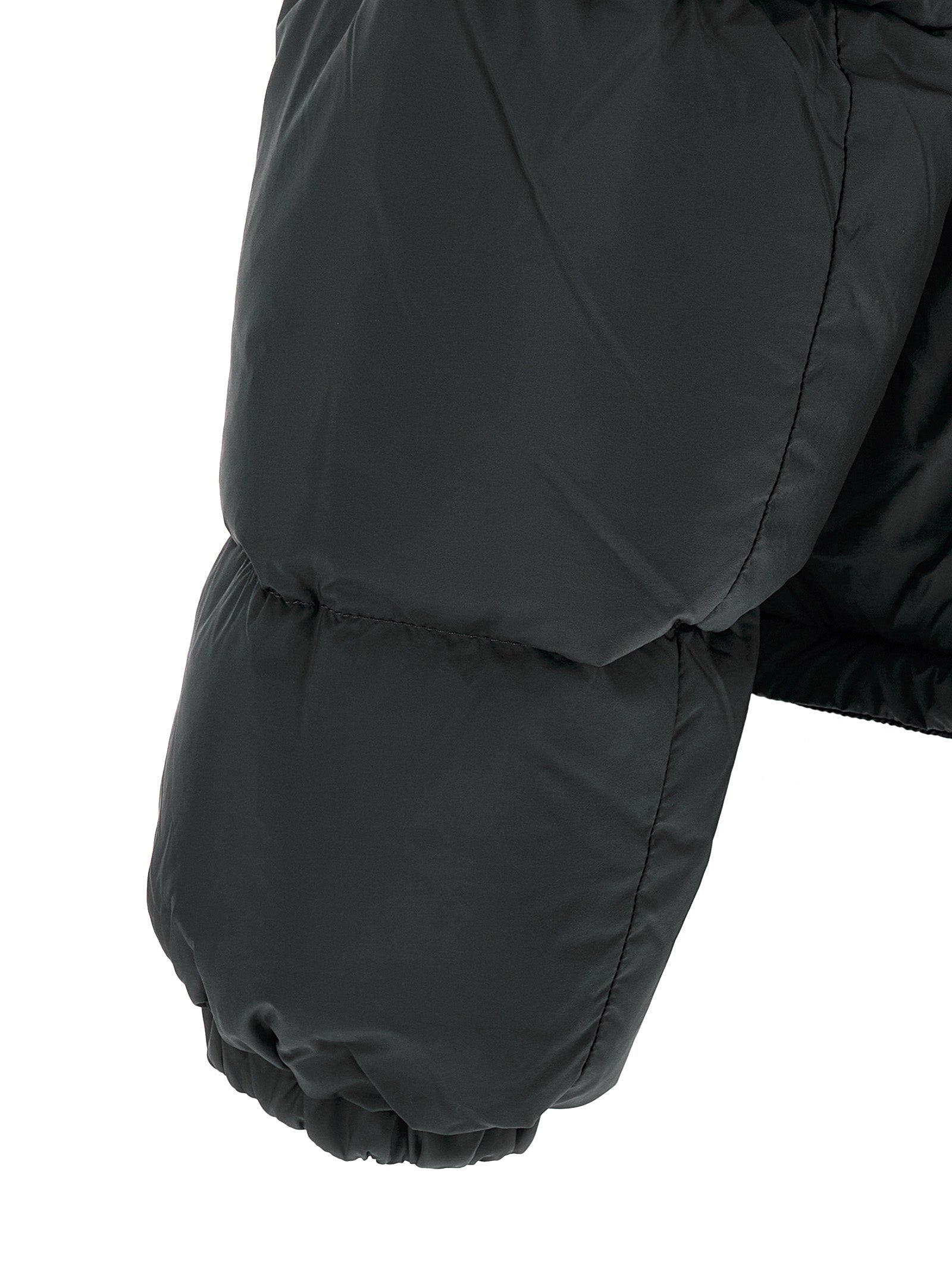 Puffer Jacket by Canada Goose for men in polyamide black features a city-ready silhouette, detailed with insulated and a city-ready high-neck neckline.
